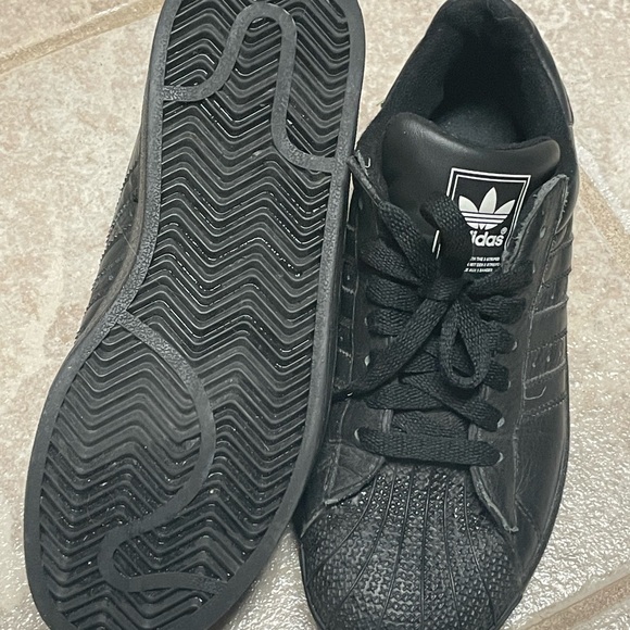 Adidas black kids/women 4.5 - Picture 2 of 4